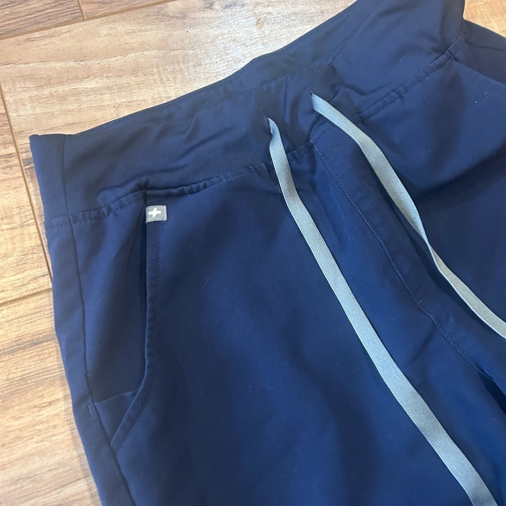 FIGS Technical Collection Navy Blue Scrub Jogger Pants Size S/P - Picture 4 of 7